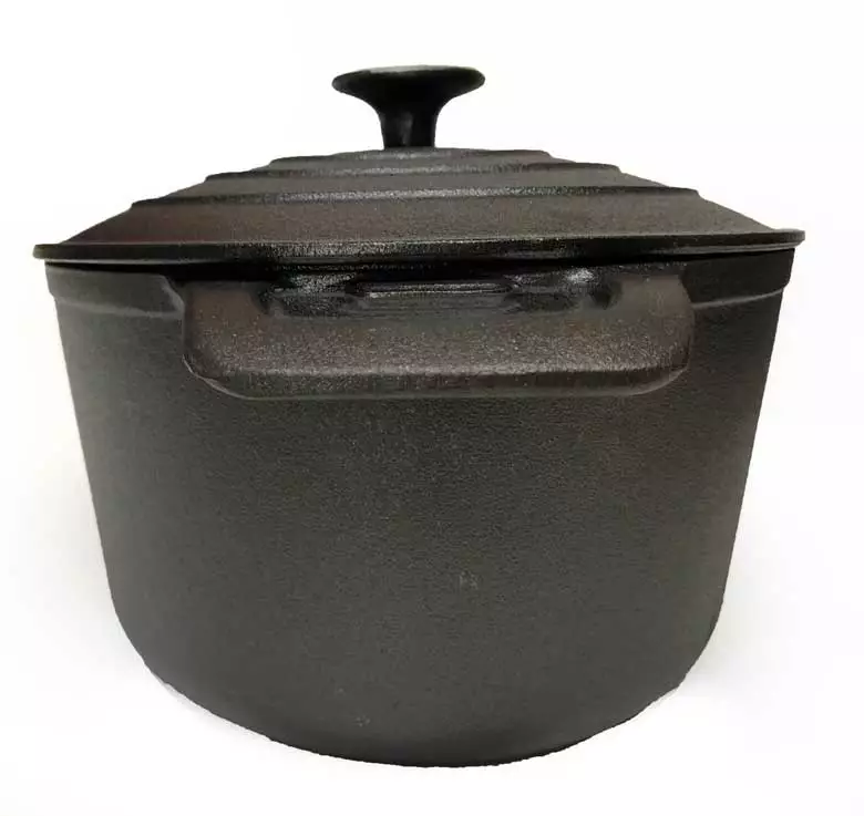 Cajun Classic Oval Seasoned Cast Iron Casserole Pot - 6 Quart 3 Cajun Classic Oval Seasoned Cast Iron Casserole Pot - 6 Quart